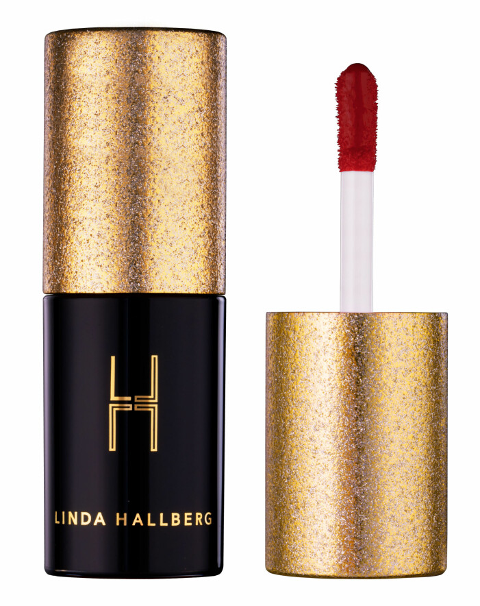 Latex Fever i Red, Linda Hallberg