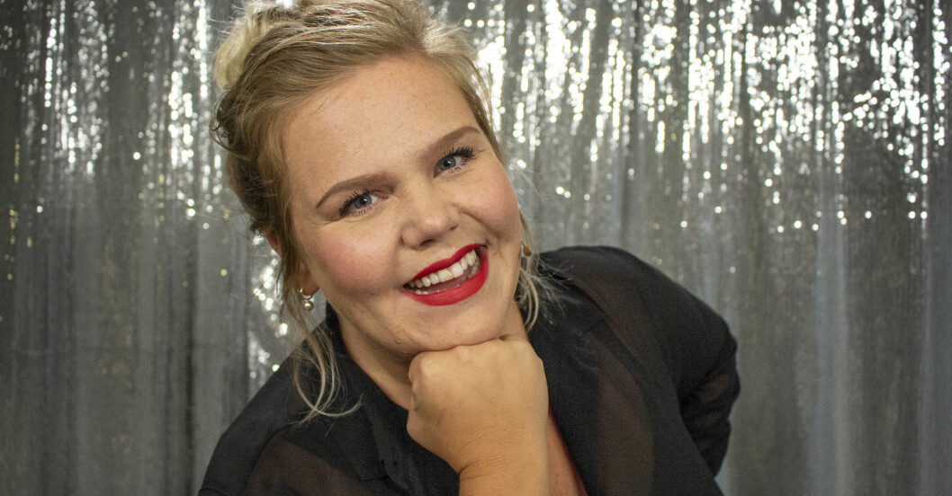 Linnea Wikblad deltog i <em>Alla för en</em> 2018 vilket var en program som tillfälligt ersatte underhållningsprogrammet <em>Doobidoo</em> på fredagskvällarna. Linnea Wikblad ler på bild