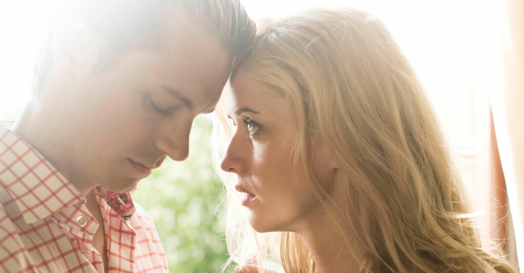 Lisa Henni och Joel Kinnaman i <span class=" italic" data-lab-italic_desktop="italic">Snabba Cash</span>. Lisa Henni och Joel Kinnaman i Snabba Cash.