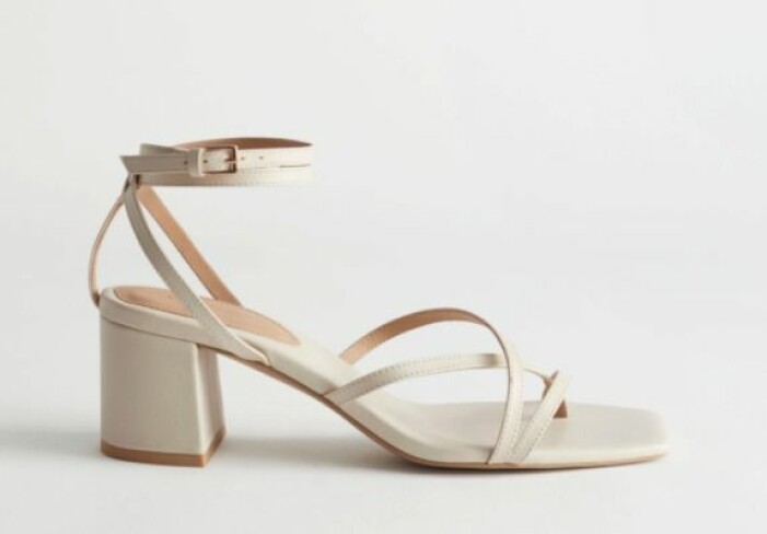 Ljusbeige sandaletter