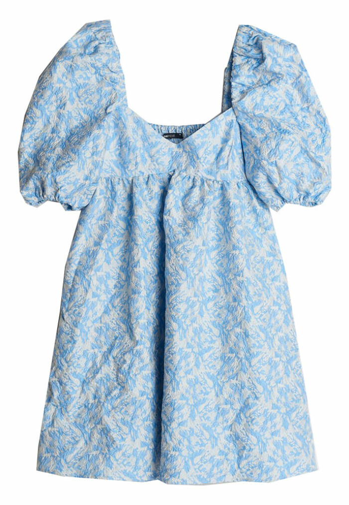 ljusblå klänning från gina tricot