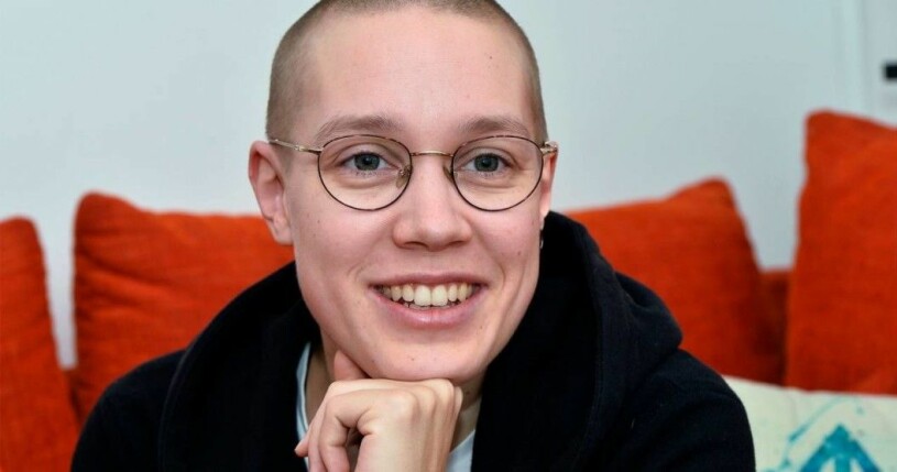 ”Någonstans därute finns det barn som liknar mig”, säger Lovisa. Lovisa Fischerström
