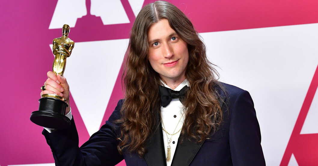 Svensken Ludwig Göransson vann en Oscar för bästa originalmusik i filmen <em>Black Panther</em>. Foto: TT Ludwig Göransson med sin Oscar.