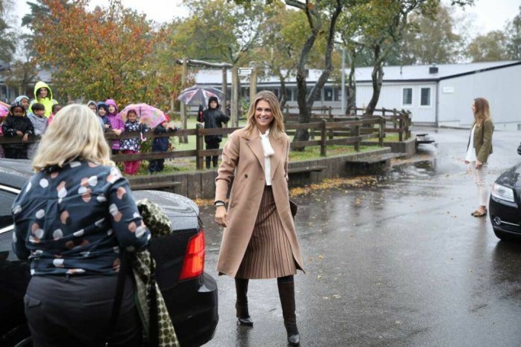 Prinsessan Madeleine i Göteborg hösten 2019. Kappan kommer från H&M. Madeleine