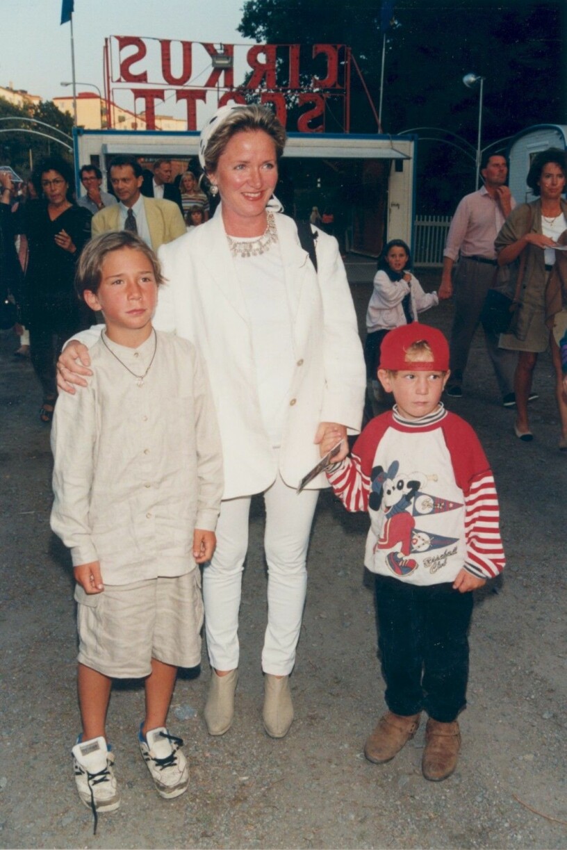 Malou von Sivers med sönerna Sebastian och Malcolm 1995.