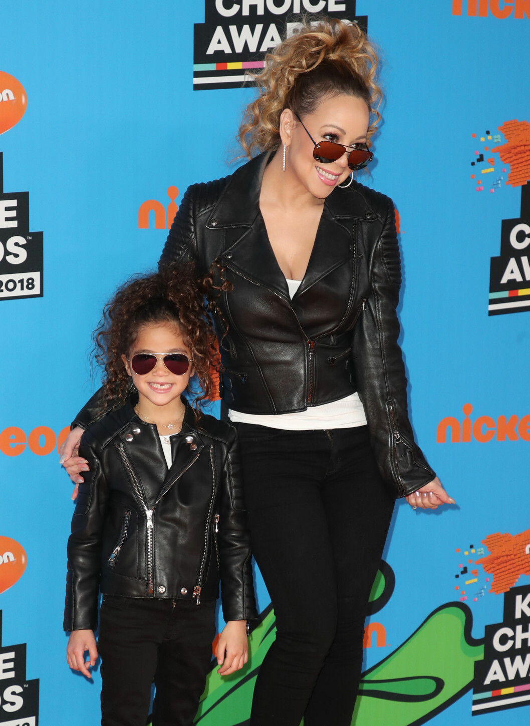 Monroe Cannon och Mariah Carey på röda mattan 2018. Monroe Cannon och Mariah Carey på röda mattan 2018.