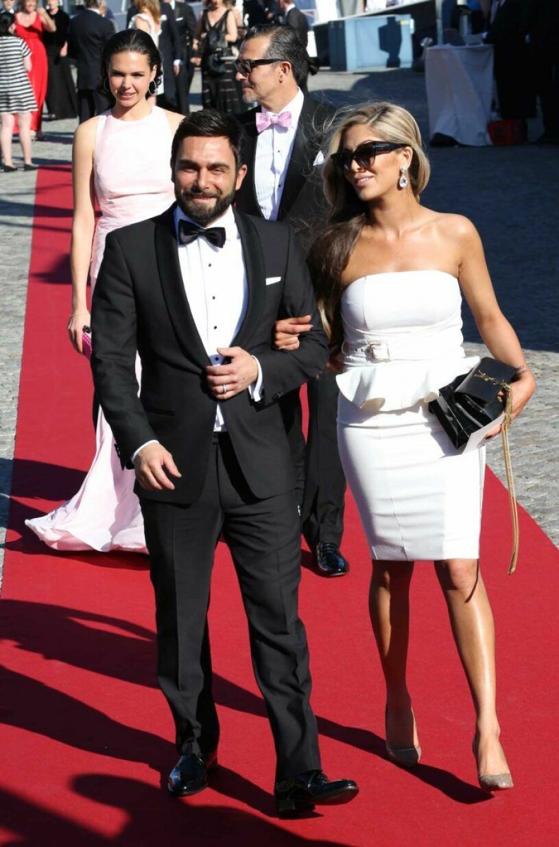 Marre Hitti med sin fru kvällen innan Carl Philips och Sofias bröllop.