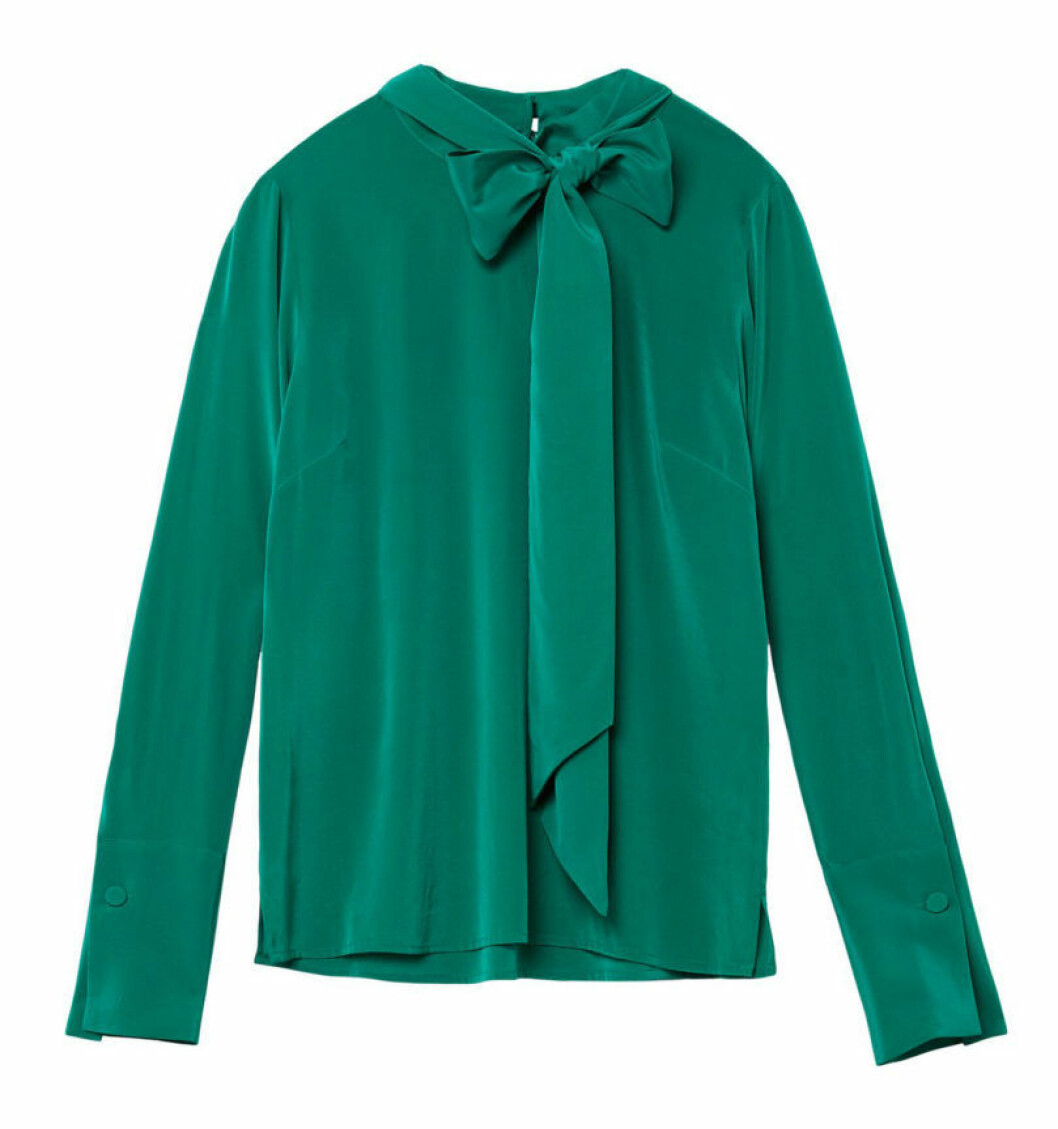 <a href="https://apprl.com/al/4Jv2/">Knytblus</a>, 2 299 kr, Marville Road. knyt-blus-grön-marville