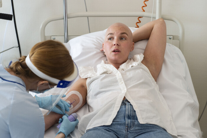 I början av 2021 drabbas Matilda Ambré av aggressiv äggstockscancer. Matilda Ambré tar prover på Länssjukhuset Ryhov i Jönköping.