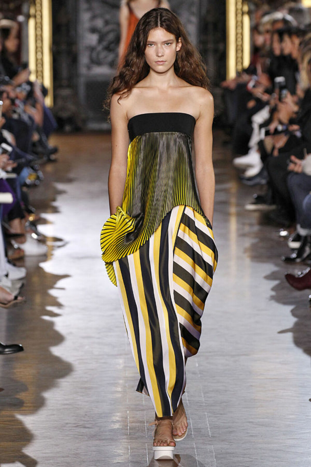 Ränder åt alla håll hos Stella McCartney. Foto: Jonas Gustavsson stella-mccartney-randigt