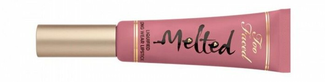 Melted Lipstick i Chihuahua från Too Faced är tunt som ett glans men håller lika bra som ett läppstift. Ca 210 kr. Melted Lipstick i Chihuahua från Too Faced är tunt som ett glans men håller lika bra som ett läppstift. Ca 210 kr.
