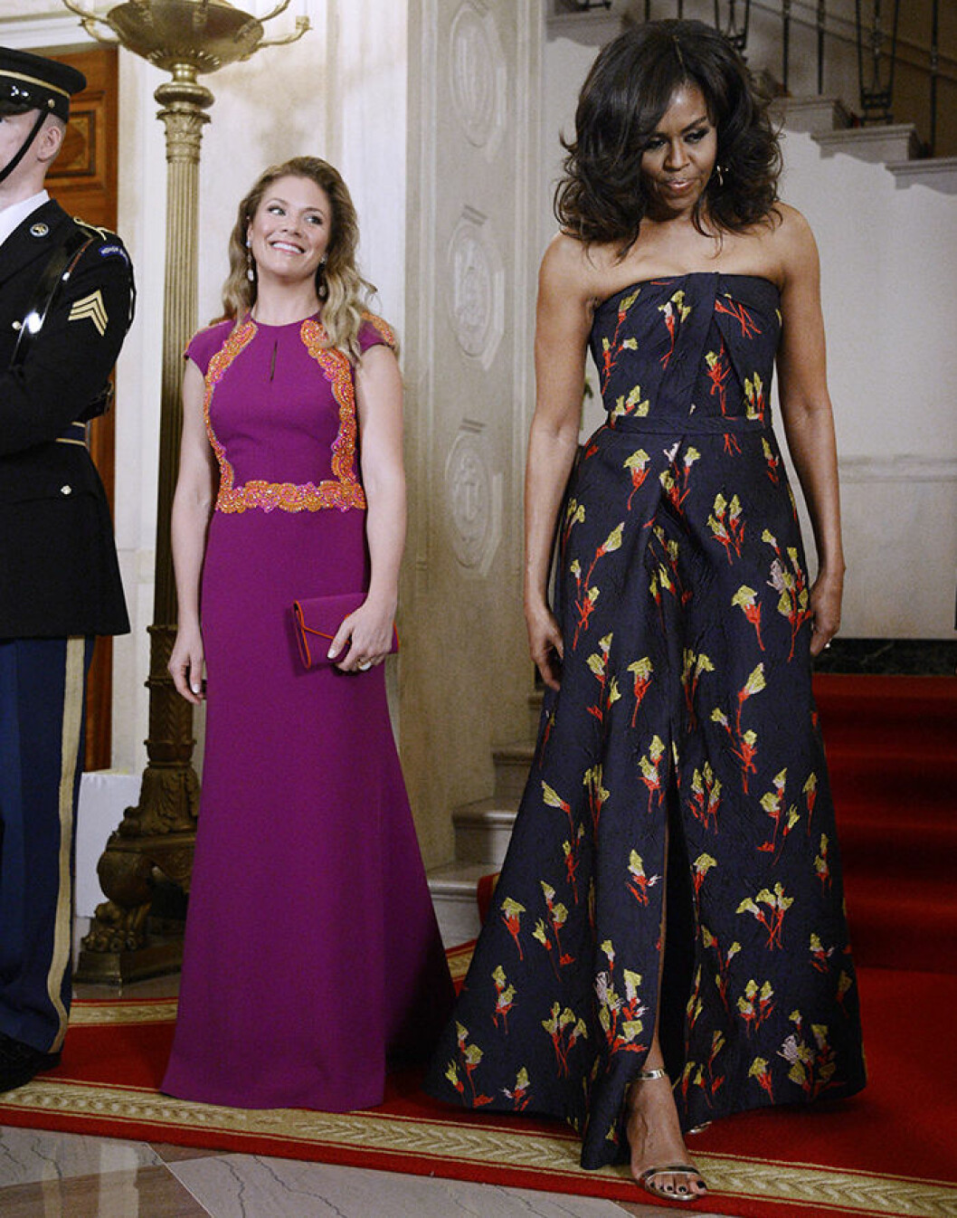 Foto: DPA / IBL Bildbyrå First Lady Michelle Obama, right, and Mrs. Sophie GrÈgoire Trudeau, left, walk inside the White House March 10, 2016 in Washington,D.C. Credit: Olivier Douliery / Pool via CNP - NO†WIRE†SERVICE - (c) DPA / IBL BildbyrÂ