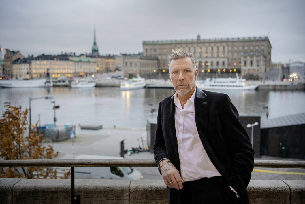 Under åren la han 75 000 kronor på NA-möten och behandlingar. mikael persbrandt