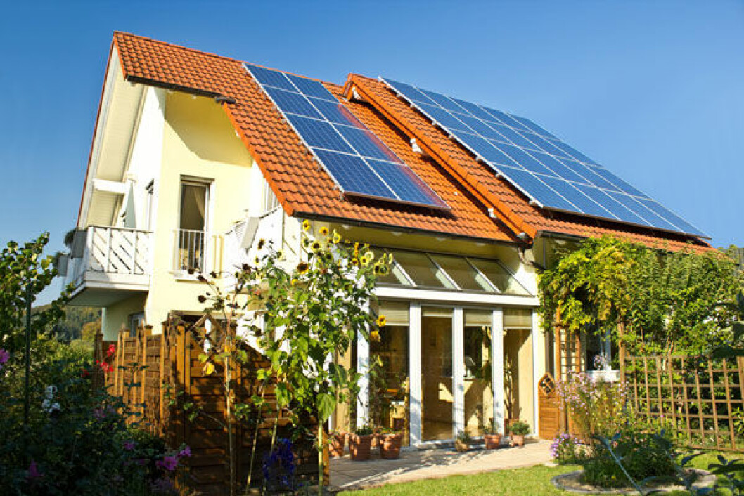 Solceller på taket? Du sparar både pengar och miljön. Om du sätter solceller på taket till ditt hus sparar du både pengar och miljön.