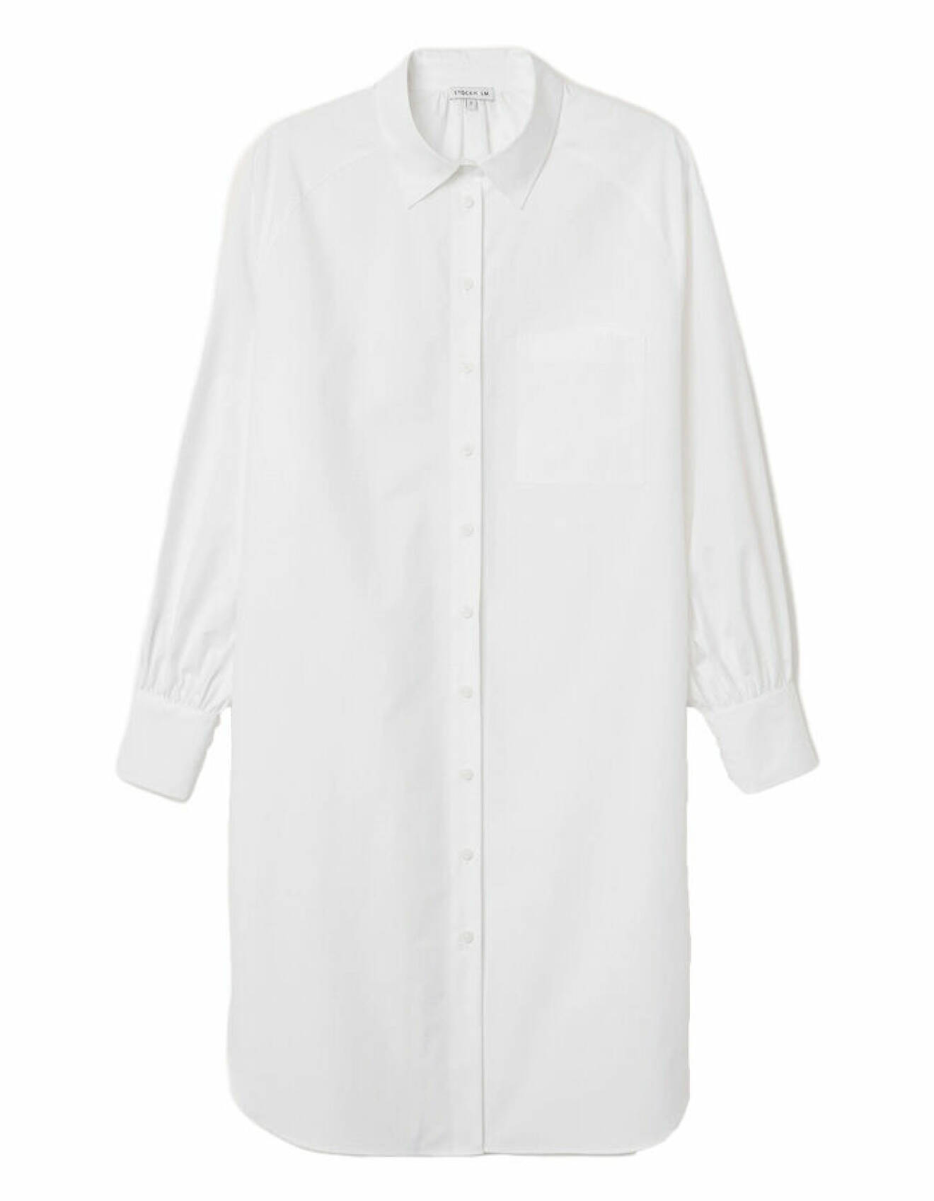 vit lång skjortklänning i en oversize siluett från stockh lm studio