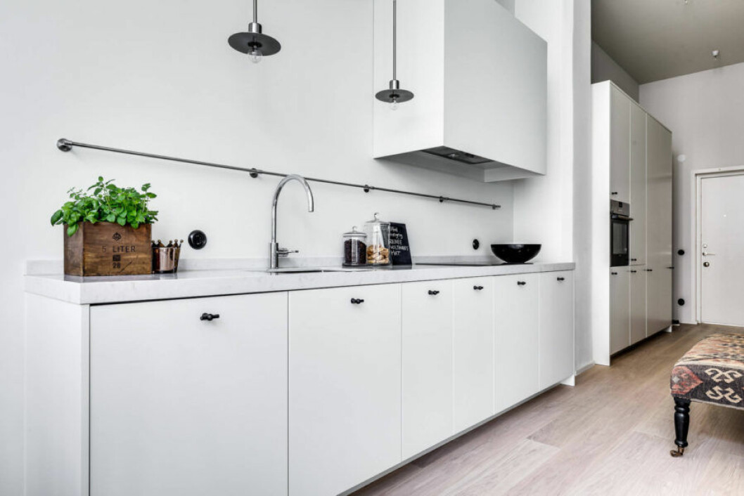 Foto: <a href="https://www.instagram.com/henriknero/" target="_blank" rel="noopener">Henrik Nero</a> för <a href="https://www.instagram.com/alexanderwhitesthlm/" target="_blank" rel="noopener">Alexander White</a>/mäklare: Joe Hed