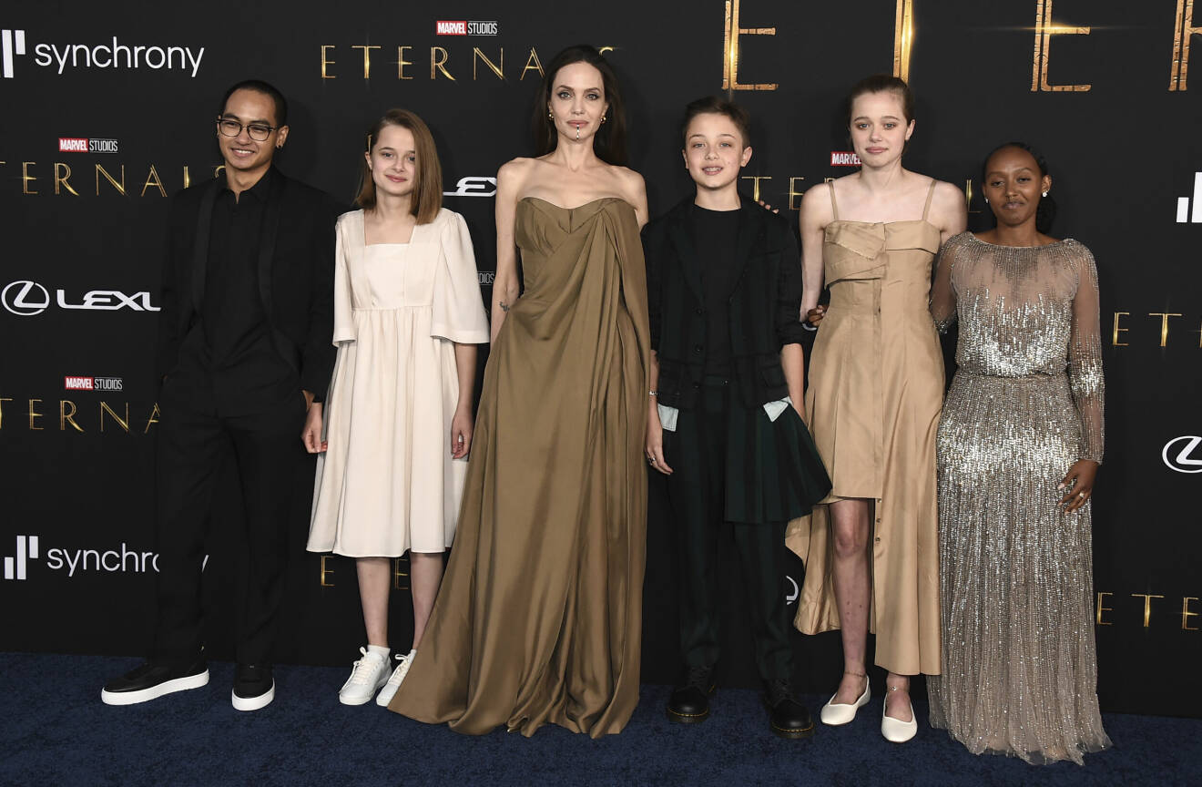 Angelia Jolie med familj hyllades för sitt hållbara modeval vid filmpremiären av The Eternals.