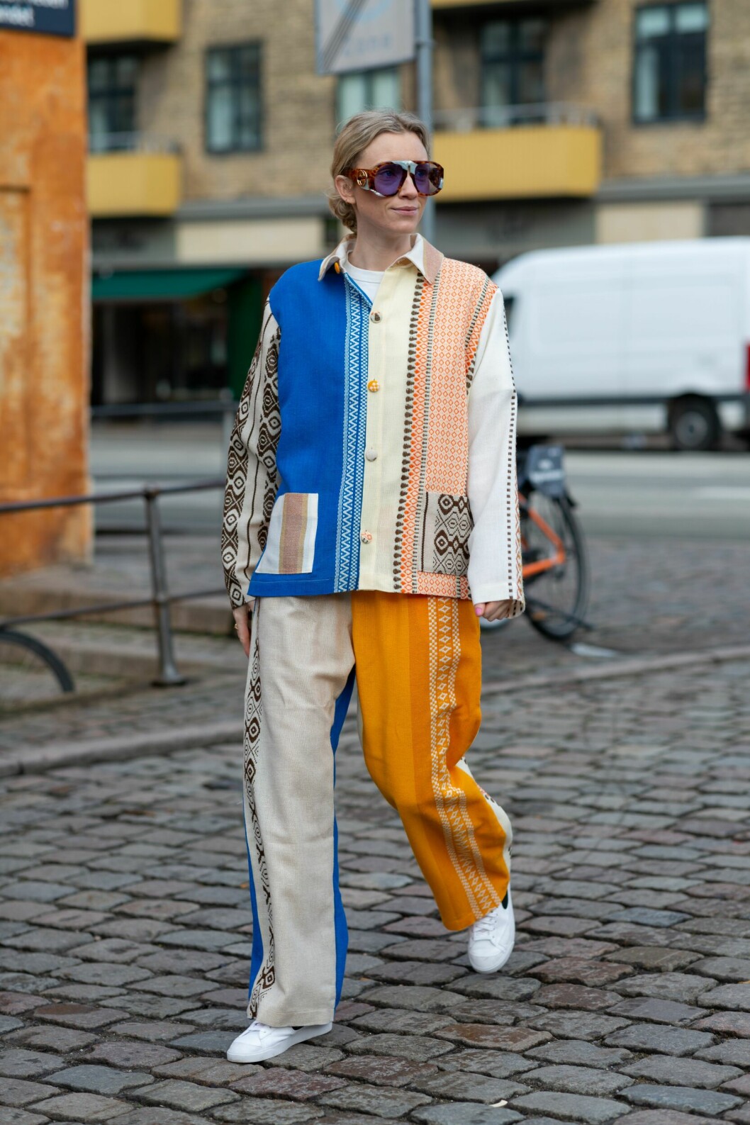 Mönstermix på streetstylescenen på Köpenhamns modevecka.