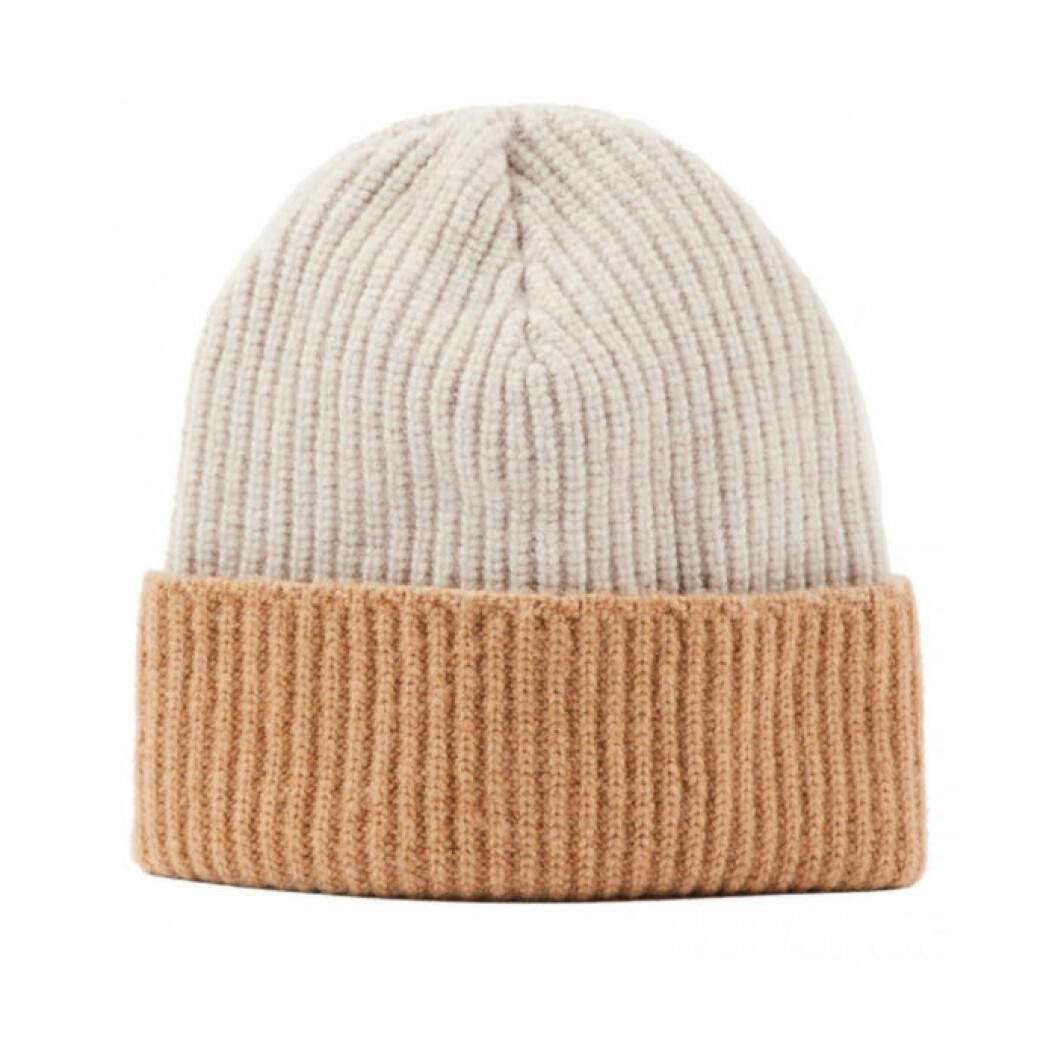 Beige mössa från Wakakuu
