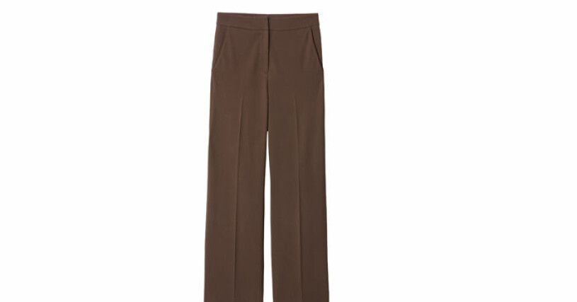 Byxor, 599 kronor. <a target="_blank" href="https://www.marqetstores.se/stockh-lm-petra-wide-trouser-coffee-bean/?utm_source=nativefemina&utm_medium=referral&utm_campaign=campaign10&utm_content=femina">Shoppa här!</a>