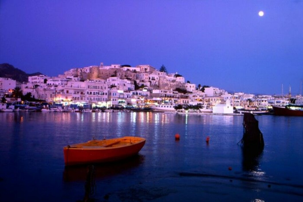 Skymning över Naxos stad. Skymning över Naxos stad.