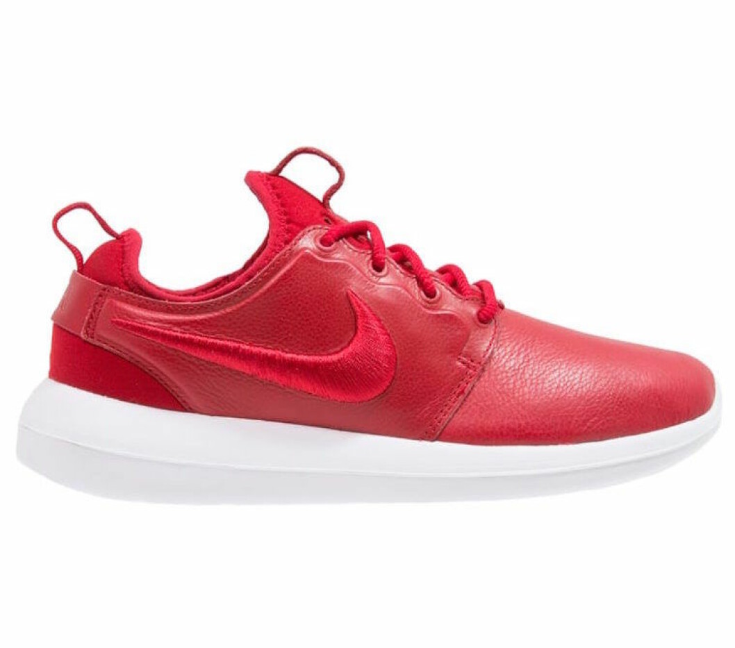 röda-sneakers-nike