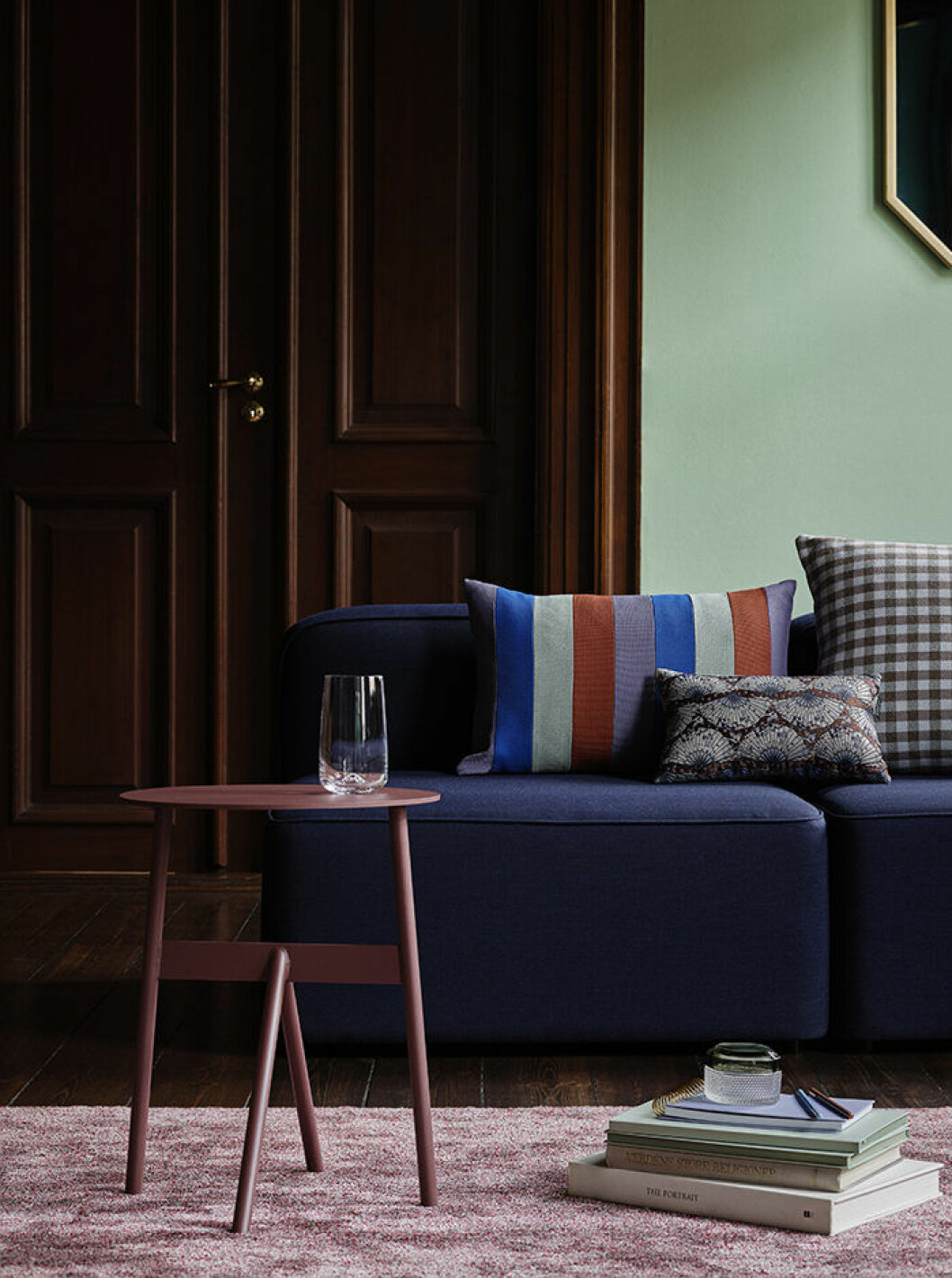 Mörka färger gör hemmet ombonat och mysigt. Foto: Normann Copenhagen Mörka, murriga färger i höst