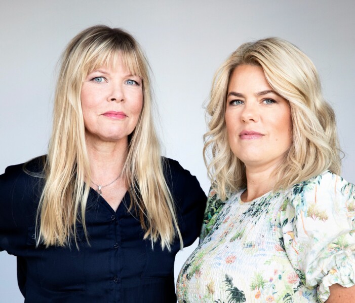 Cecilia Gustavsson och Josefine Frankner har skrivit boken tillsammans. Cecilia Gustavsson och Josefine Frankner har skrivit boken tillsammans.