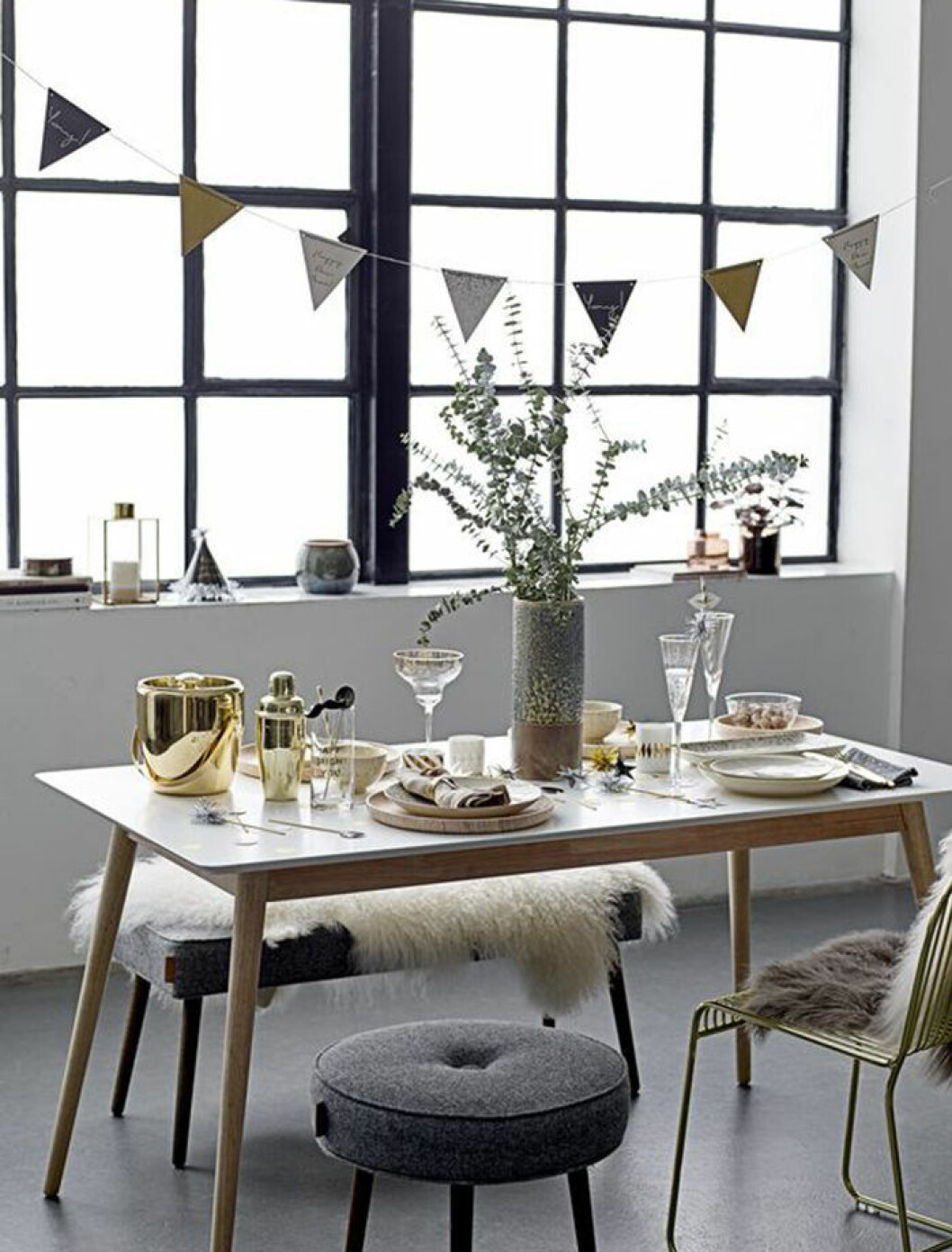 Vimplar är ett säkert kort även till nyårsfesten! Foto: Bloomingville Vimplar och nyårsdukning hos Bloomingville