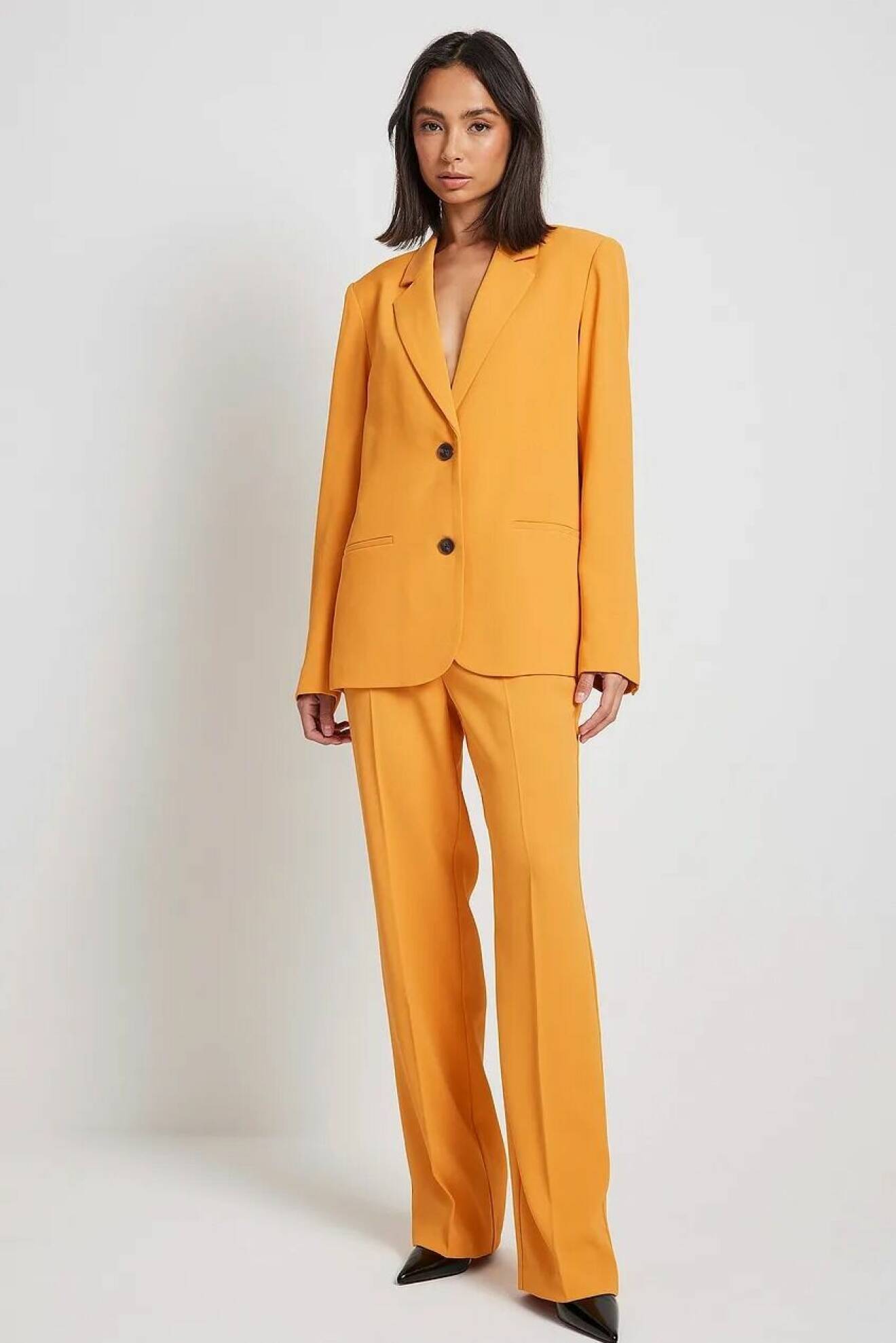 orange enkelknäppt kostym med raka ben för dam från na-kd