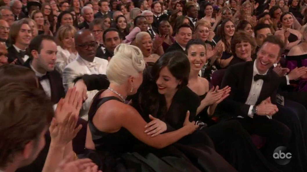 Natali gjorde syster Lady Gaga sällskap till Oscarsgalan 2019 och var den första att krama om henne när det stod klart att hon vunnit en statyett. natali kramar om storasyster lady gaga vid vinsten på oscarsgalan 2019