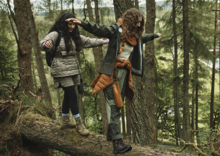Quiltad jacka och matchande shorts i H&M.s nya outdoor-kollektion. H&M:s nya outdoor-kollektion hösten 2022.