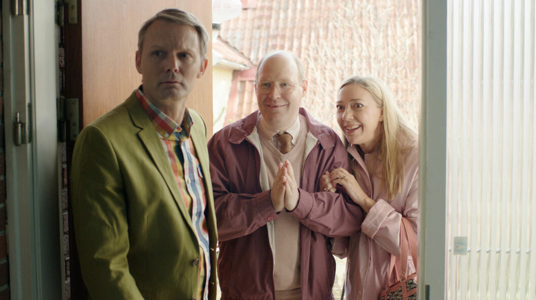 Ove vet allt om att komma tomhänt... Ove och Anette i Solsidan