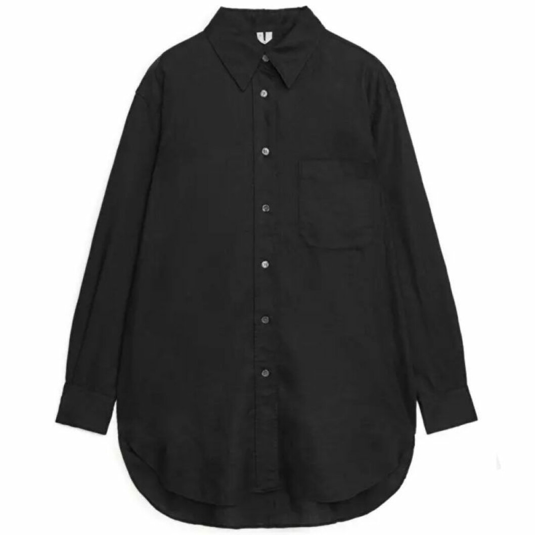 Svart oversize linneskjorta från ARKET