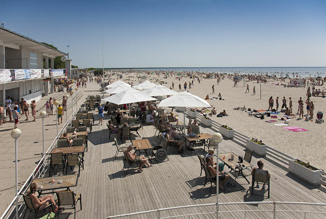 Foto: <a href="https://www.flickr.com/photos/visitestonia/47923000551/" target="_blank" rel="noopener">Visit Estonia</a> Pärnu beach i Estland