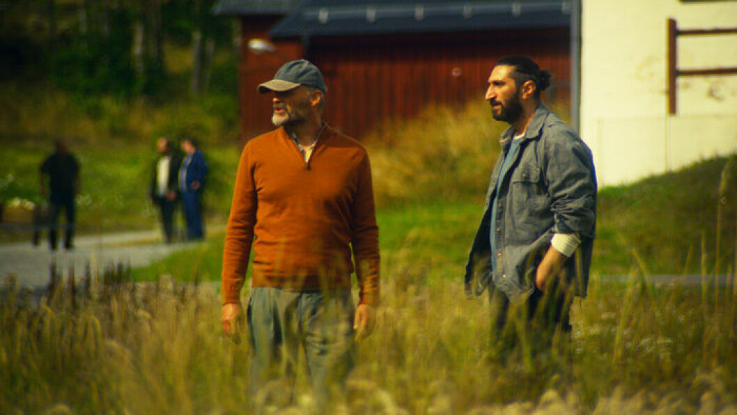 Johan Rheborg och Fares Fares är två av skådespelarna i tv-serien <span class=" italic" data-lab-italic_desktop="italic">Partisan</span> på Viaplay. En bild från tv-serien Partisan på Viaplay.