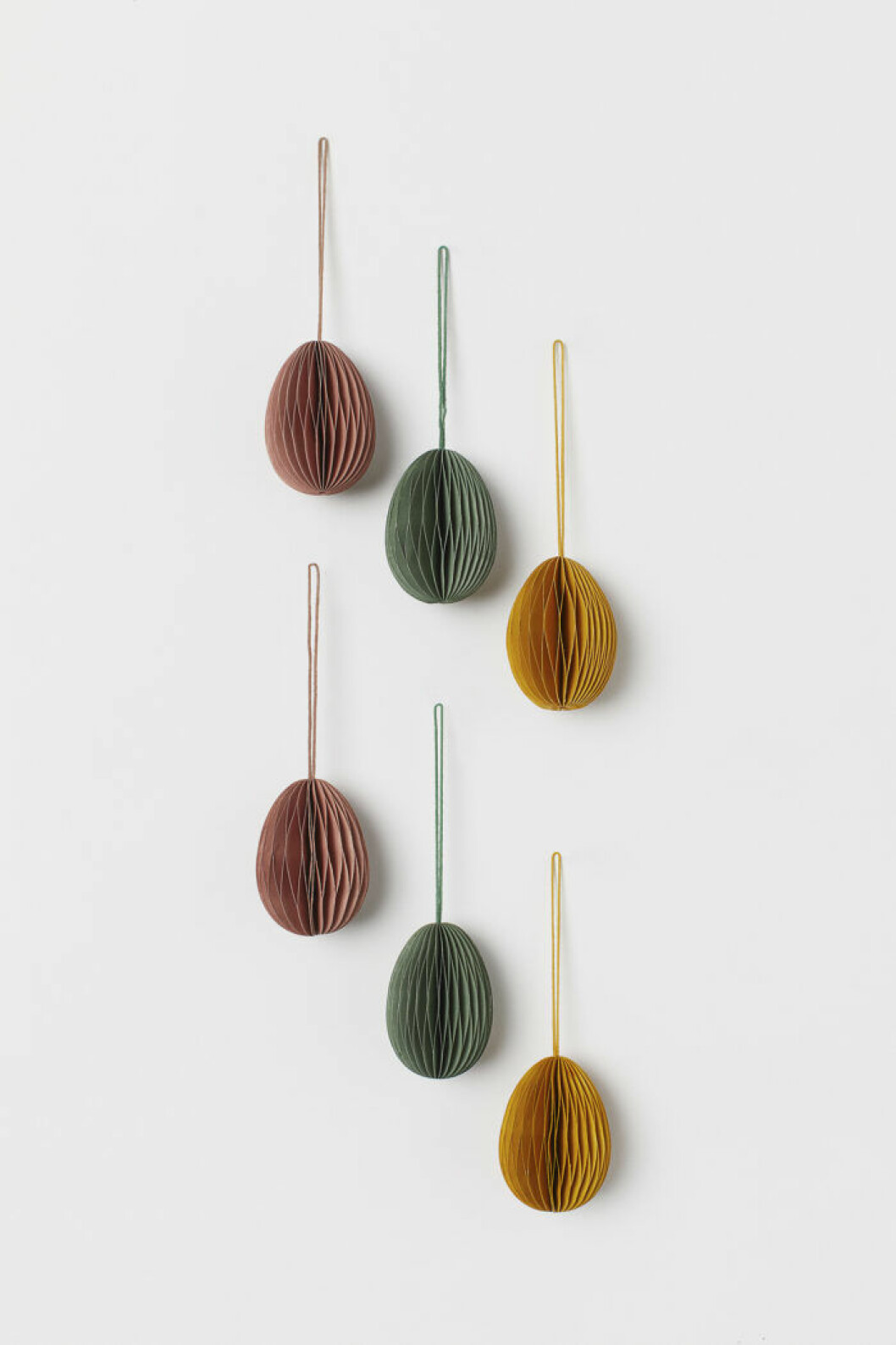 Påskpynt av papper från H&M home