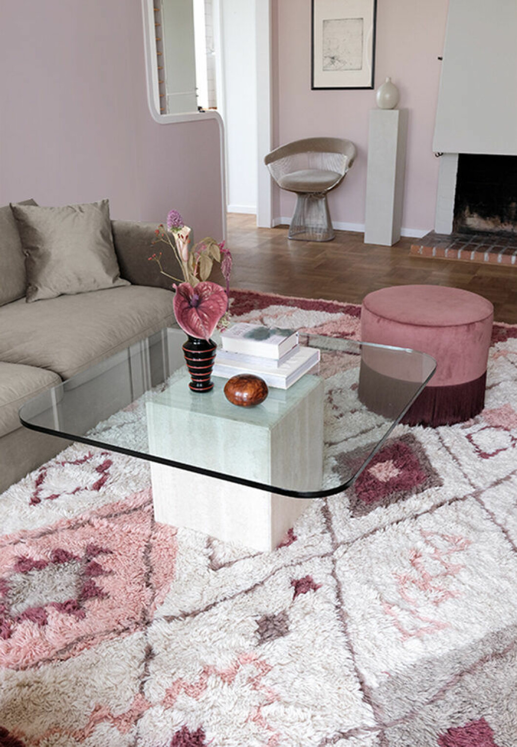 Inred med rosa ton i ton – snyggt och mysigt på samma gång. Foto: Layered rosa ton i ton hos layered