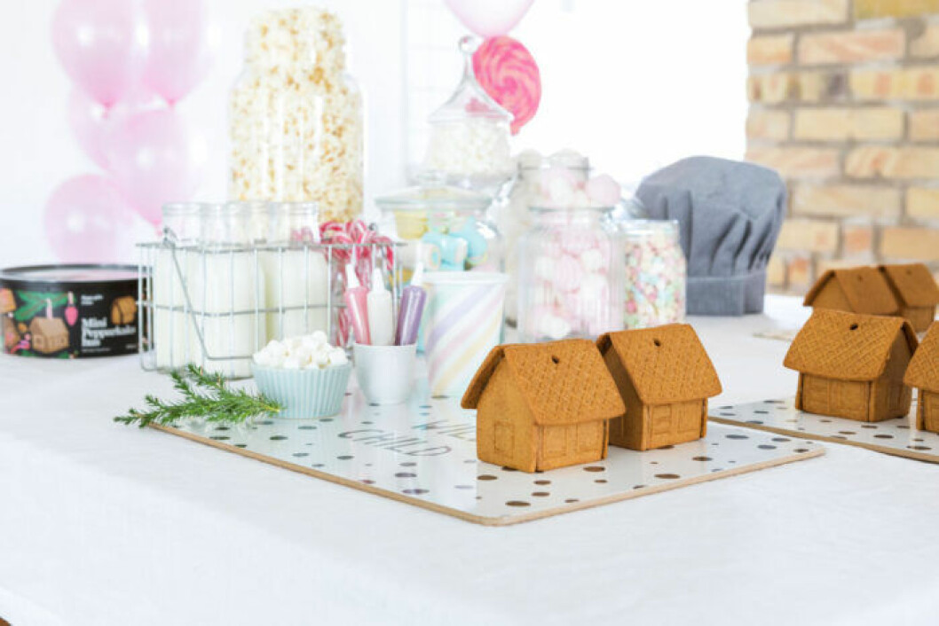 Minipepparkakshus från Gille att dekorera själv.