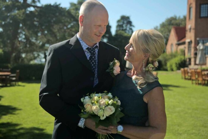 Per Rydergård och Eva Strand gifte sig i <span class=" italic" data-lab-italic_desktop="italic">Gift vid första ögonkastet.</span> Per Rydergård och Eva Strand gifter sig i gift vid första ögonkastet