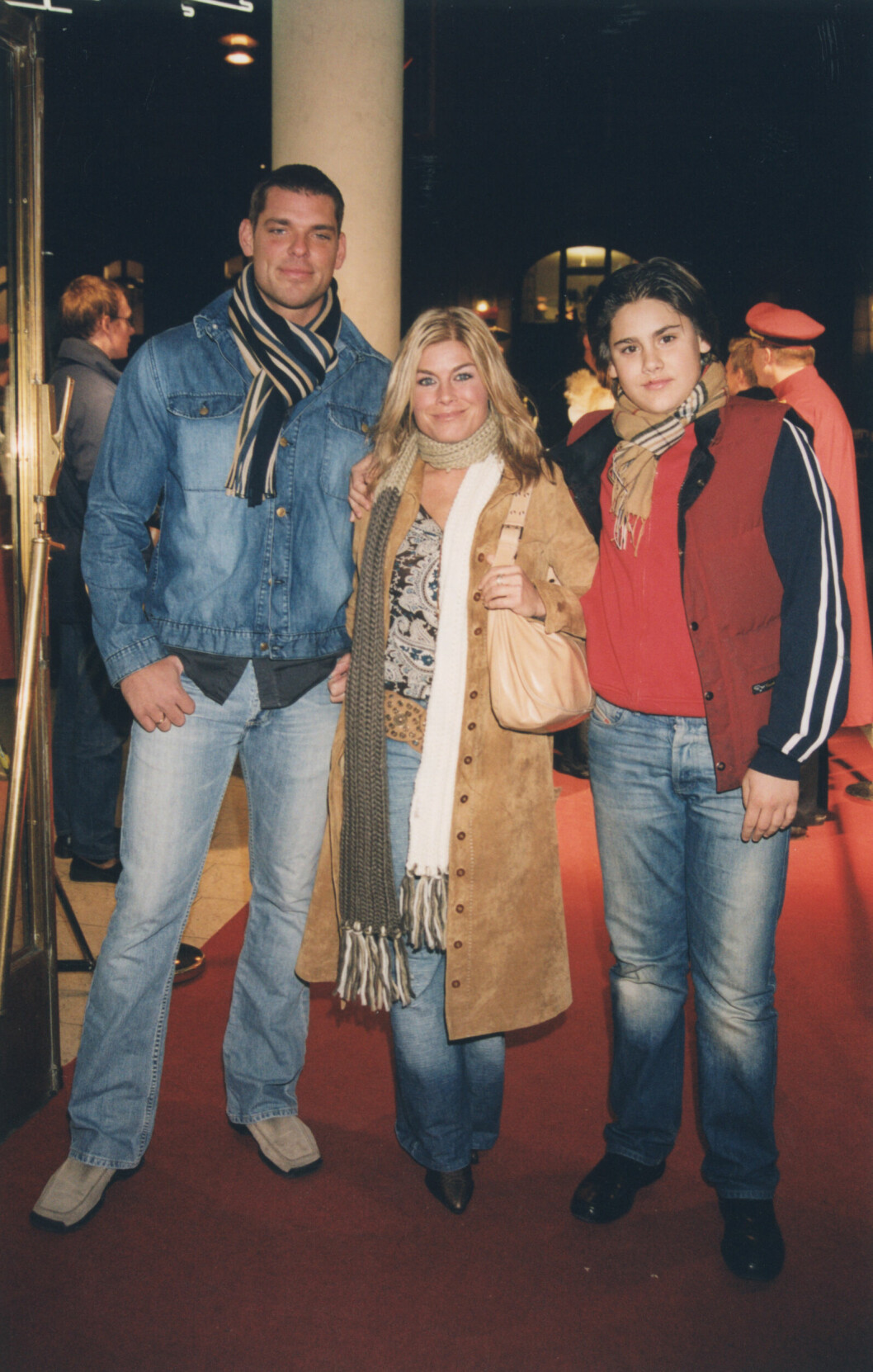 Pernilla Wahlgren, Joachim Lennholm och Pernillas son Oliver, 2002. pernilla wahlgren joachim lennholm