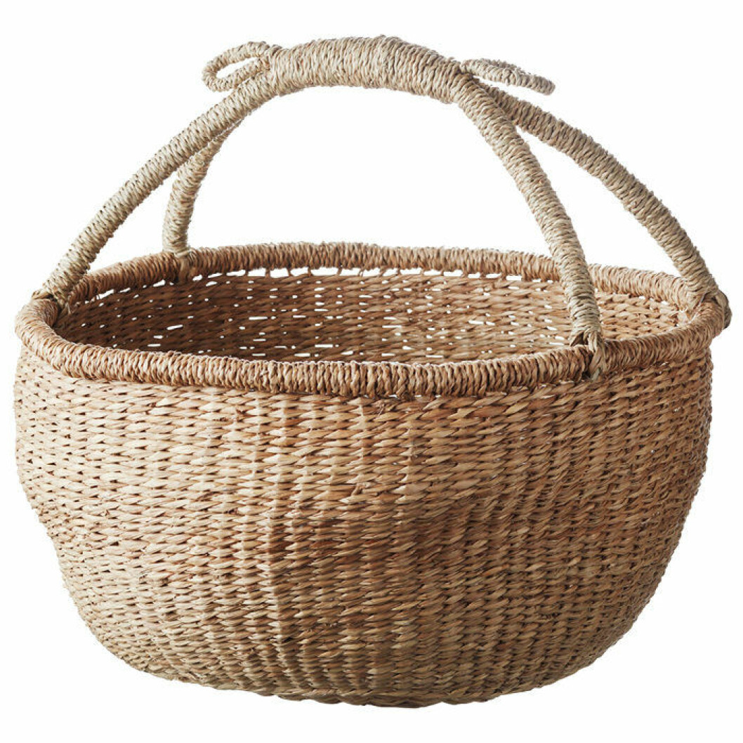 Picknickkorg i sjögräs