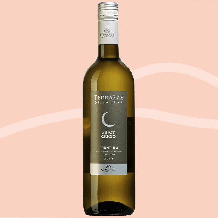 Pinot Grigio, Terrazze Della Luna. Italien. Pinot Grigio girl, Terrazze Della Luna. Italien.