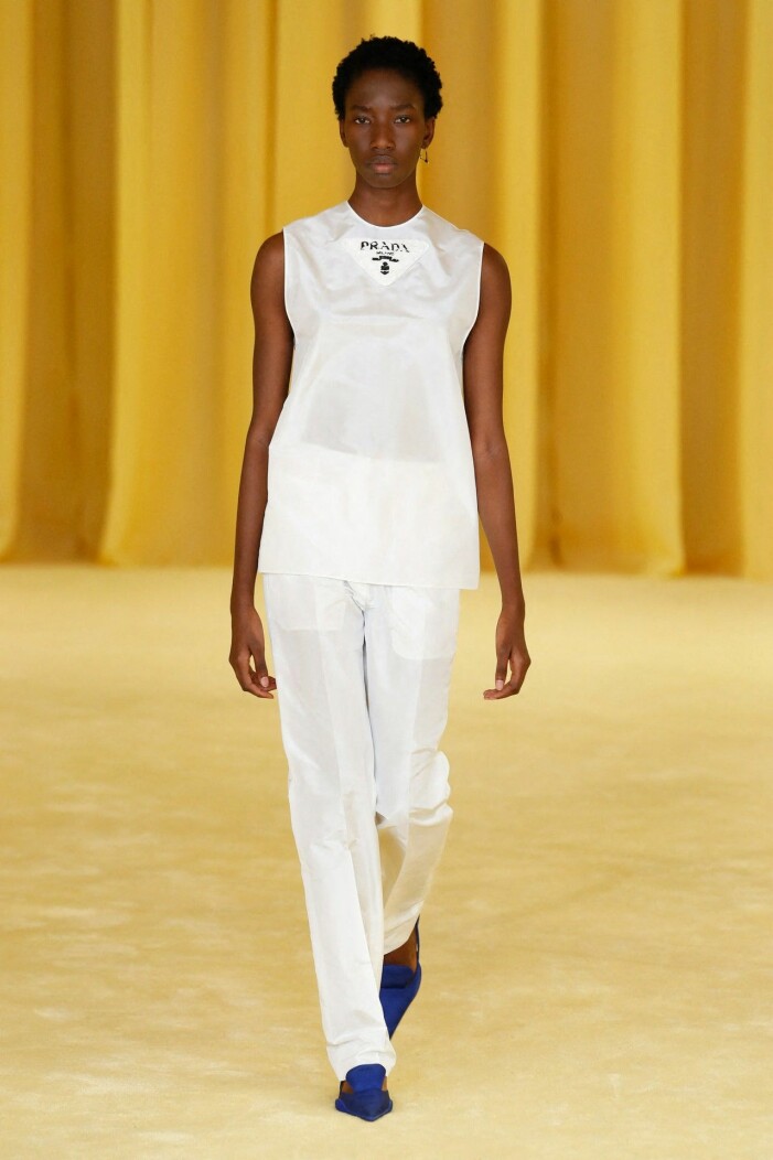 Prada Prada ss 21 vit look