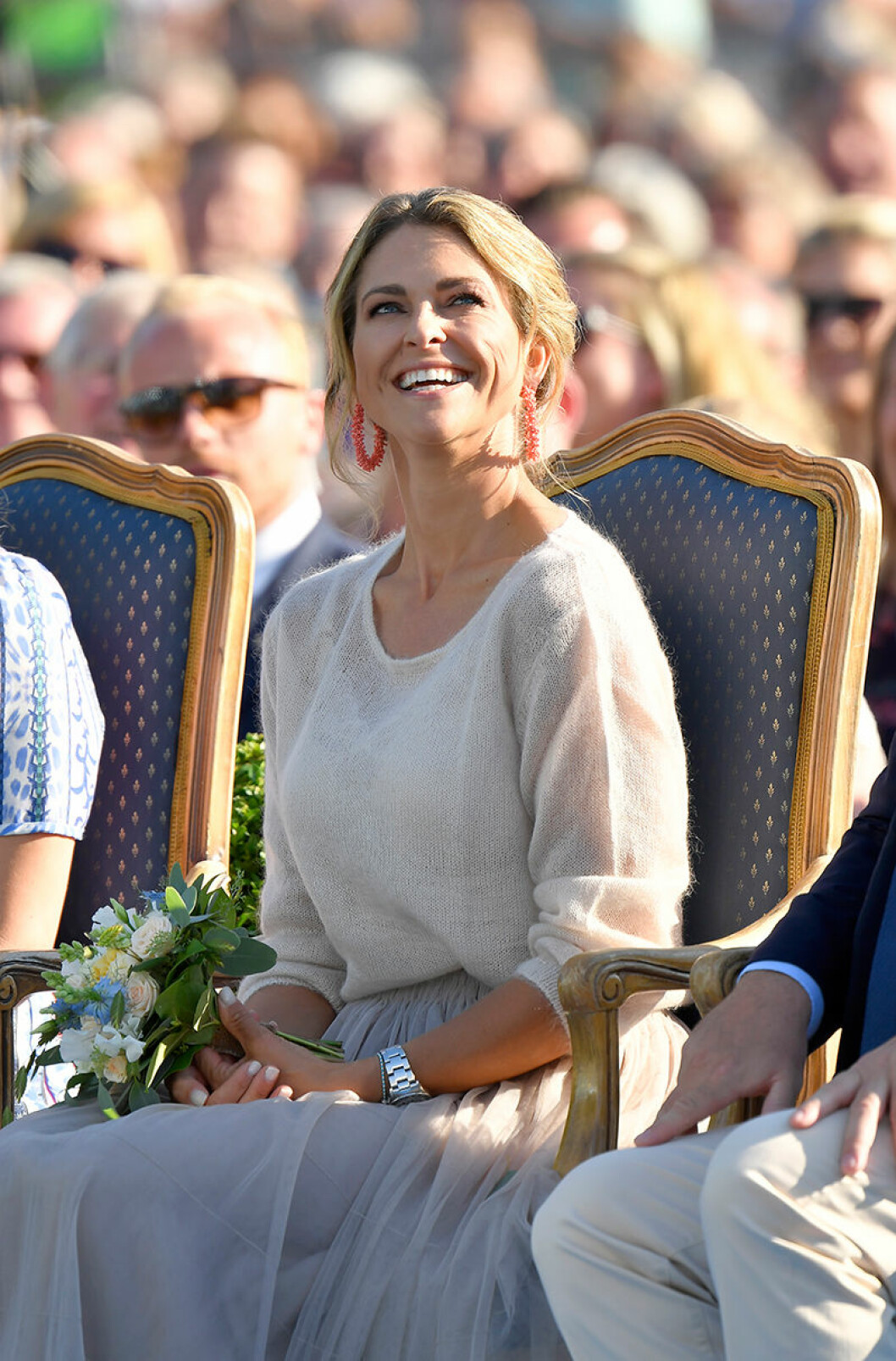 Prinsessan Madeleine <a href="https://www-master.femina.se/madeleine-och-sofia-bar-nordisk-design-harifran-kommer-deras-outfits/">på Victoriadagen i somras</a>. madeleine intervju mama 2019