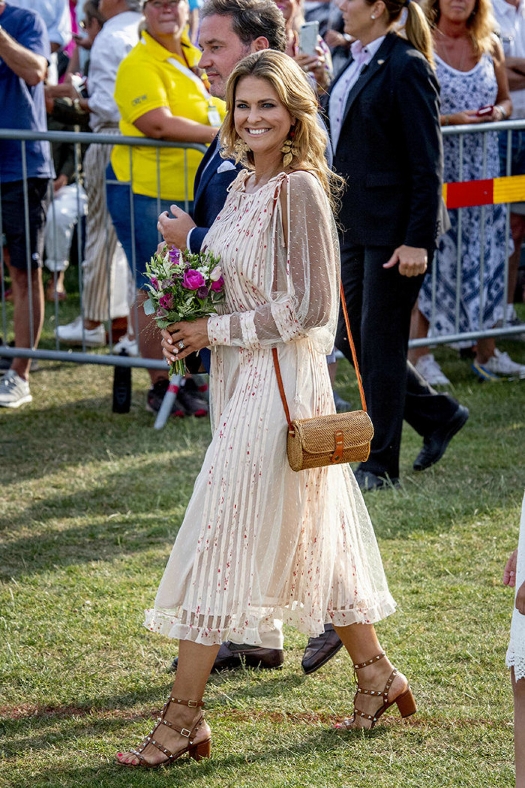 Prinsessan Madeleine i klänning från Valentino.