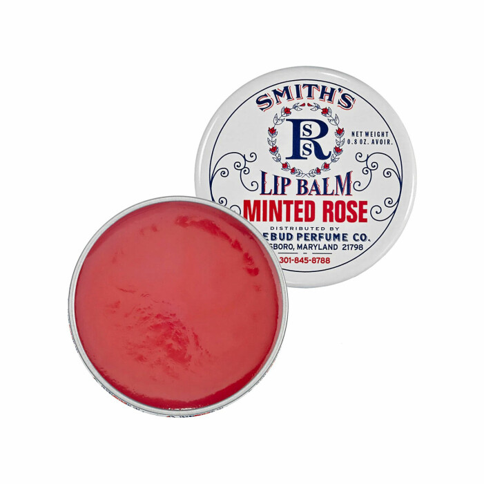 Denna produkt har Izabella använt i över 15 år, en skön salva som skyddar, återfuktar och plumpar läpparna. Minted Rose Lip Balm från Smith´s.