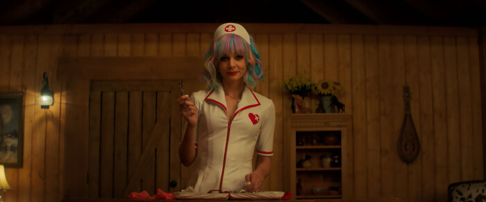 Carey Mulligan drömmer om hämnd i ironiska <em>Promising Young Woman</em>. Årets bästa filmer: Promising Young Woman