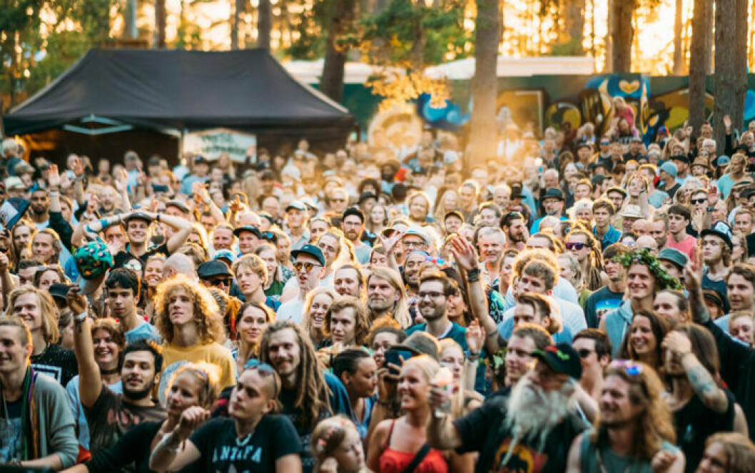Publiken på Öland Roots tidigare år. Foto: Öland Roots Underbart väder och stor publik på festivalen