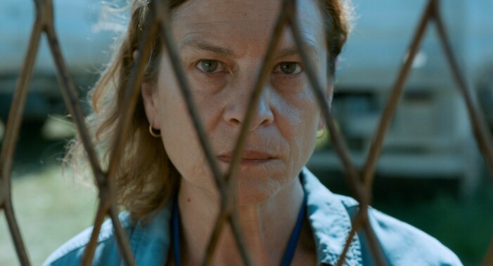 This image released by Neon shows Jasna Djuricic in a scene from the Oscar-nominated film "Quo Vadis, Aida?" (Neon via AP) NYET758 Årets bästa filmer: Quo vadis, Aida?